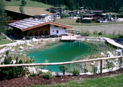 Schwimmteich fertig befüllt und gestaltet Tirol